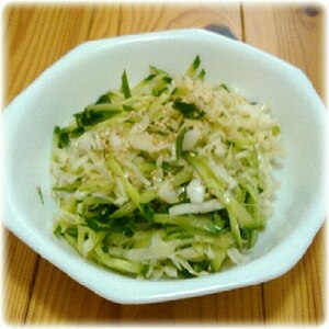 野菜もりもり！簡単☆キャベツと大葉の白だしサラダ